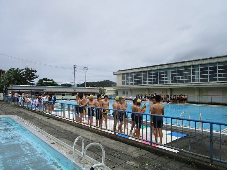 ようやく“小学校プール開き”ができました！ ようこそ内海小学校へ